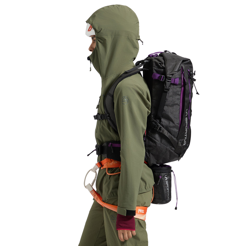 Challenger 28 Backpack Black Alt View #6
