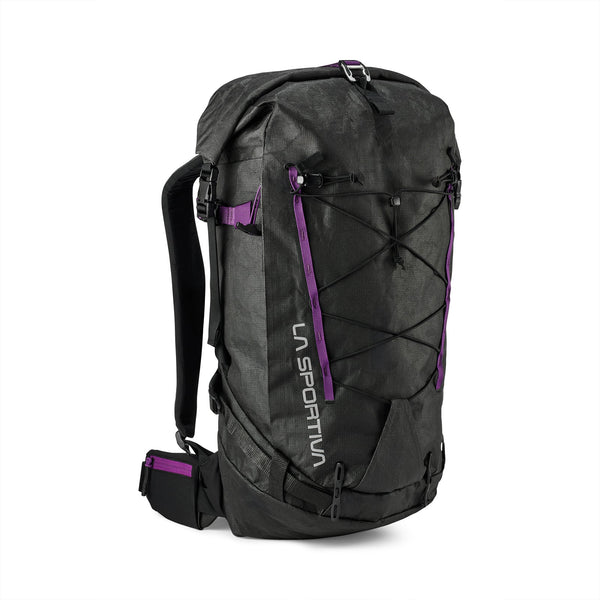 La Sportiva Challenger 28 Backpack, Black, Medium/Large